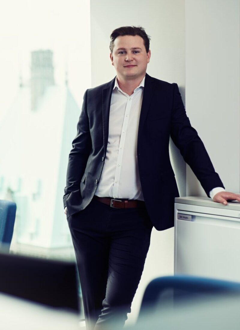 Kris Jantsch, Wealth Associate at Oceanfront Wealth in Vancouver, BC